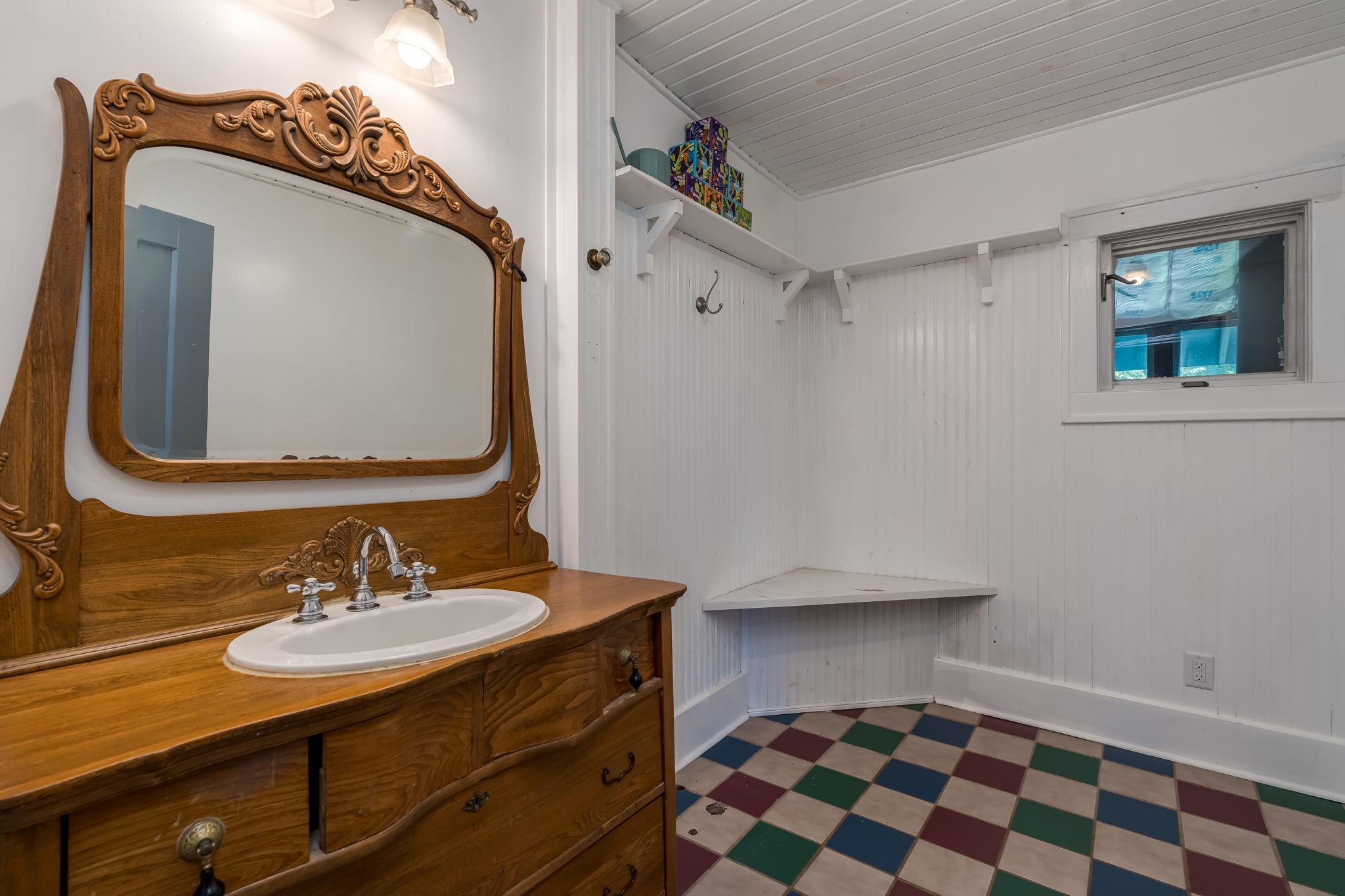 16-web-or-mls-223-joy-ave-sw.jpg