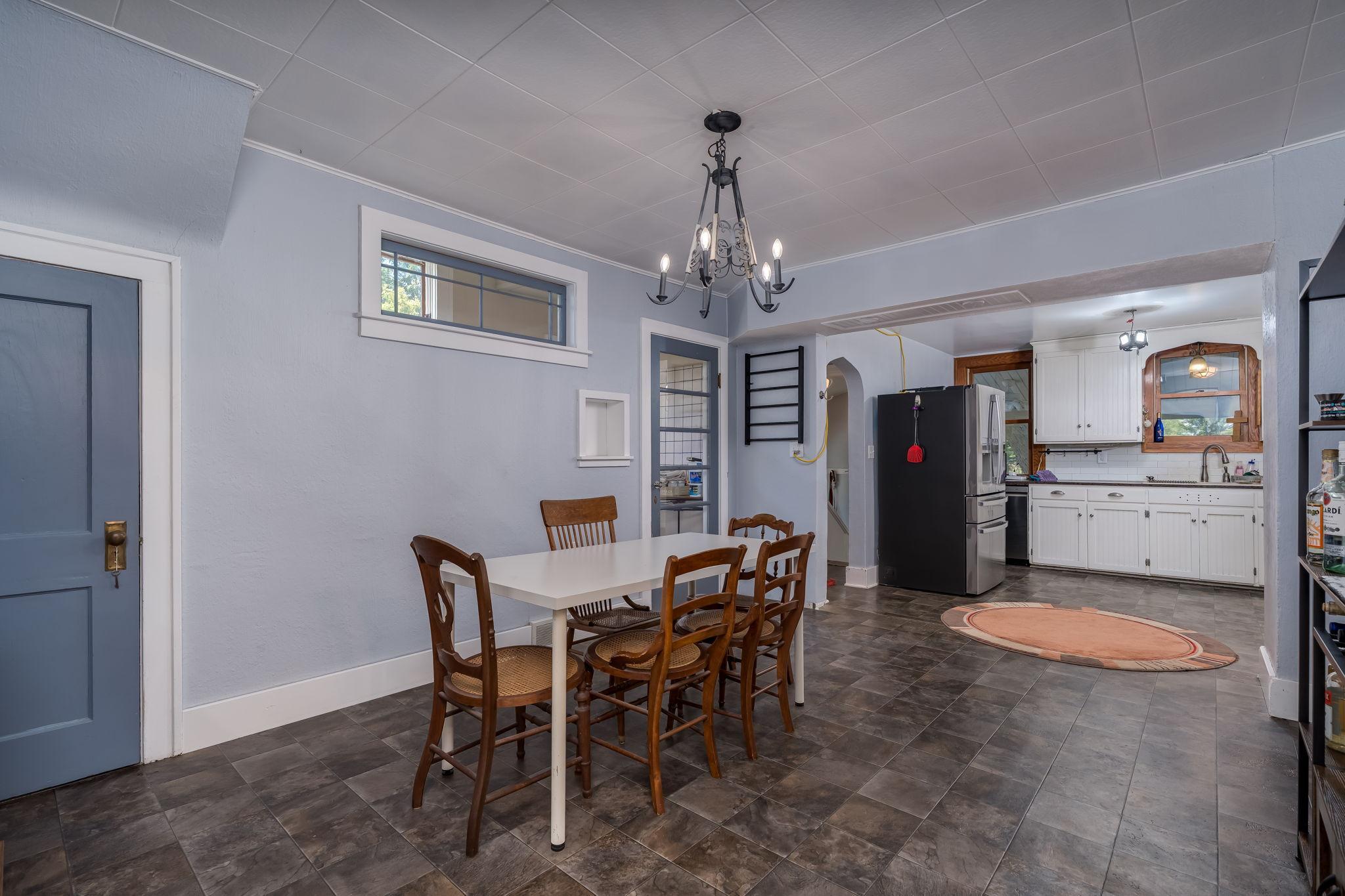 8-web-or-mls-223-joy-ave-sw.jpg