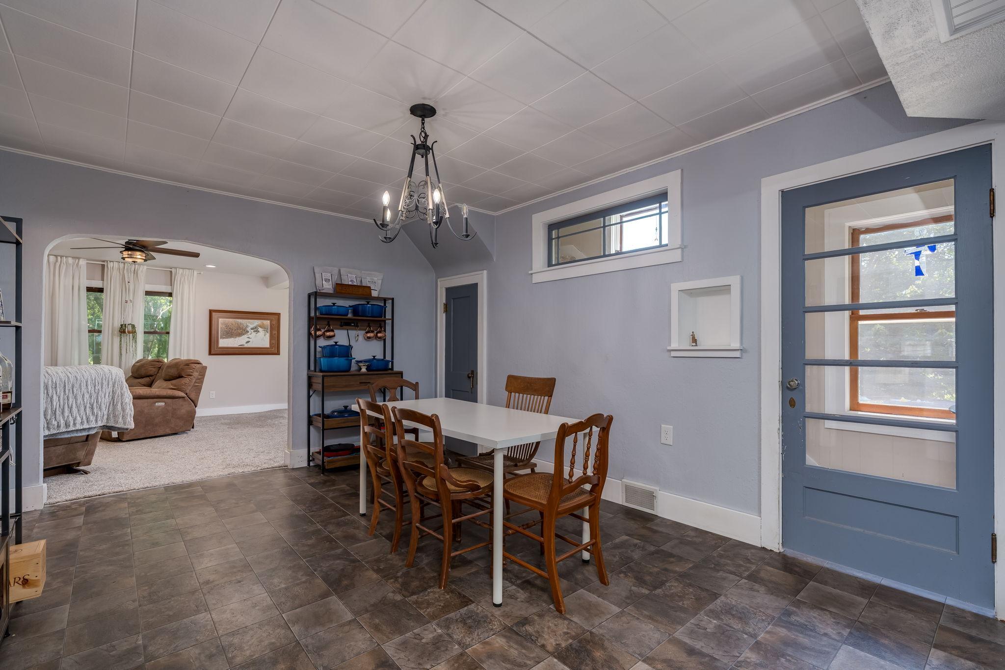 9-web-or-mls-223-joy-ave-sw.jpg
