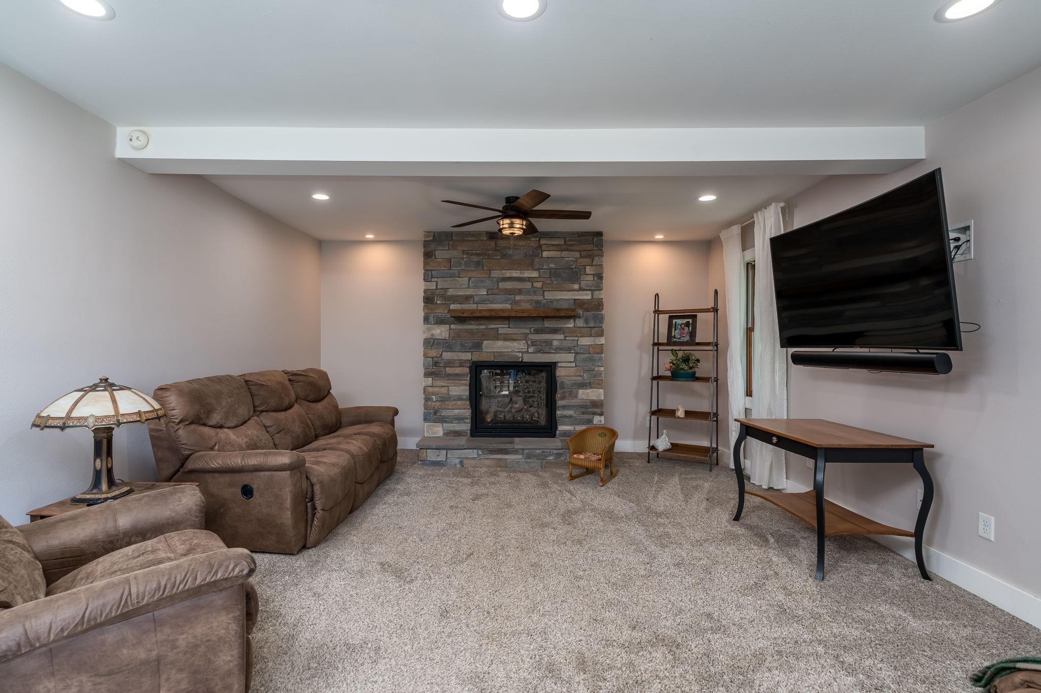 13-web-or-mls-223-joy-ave-sw.jpg