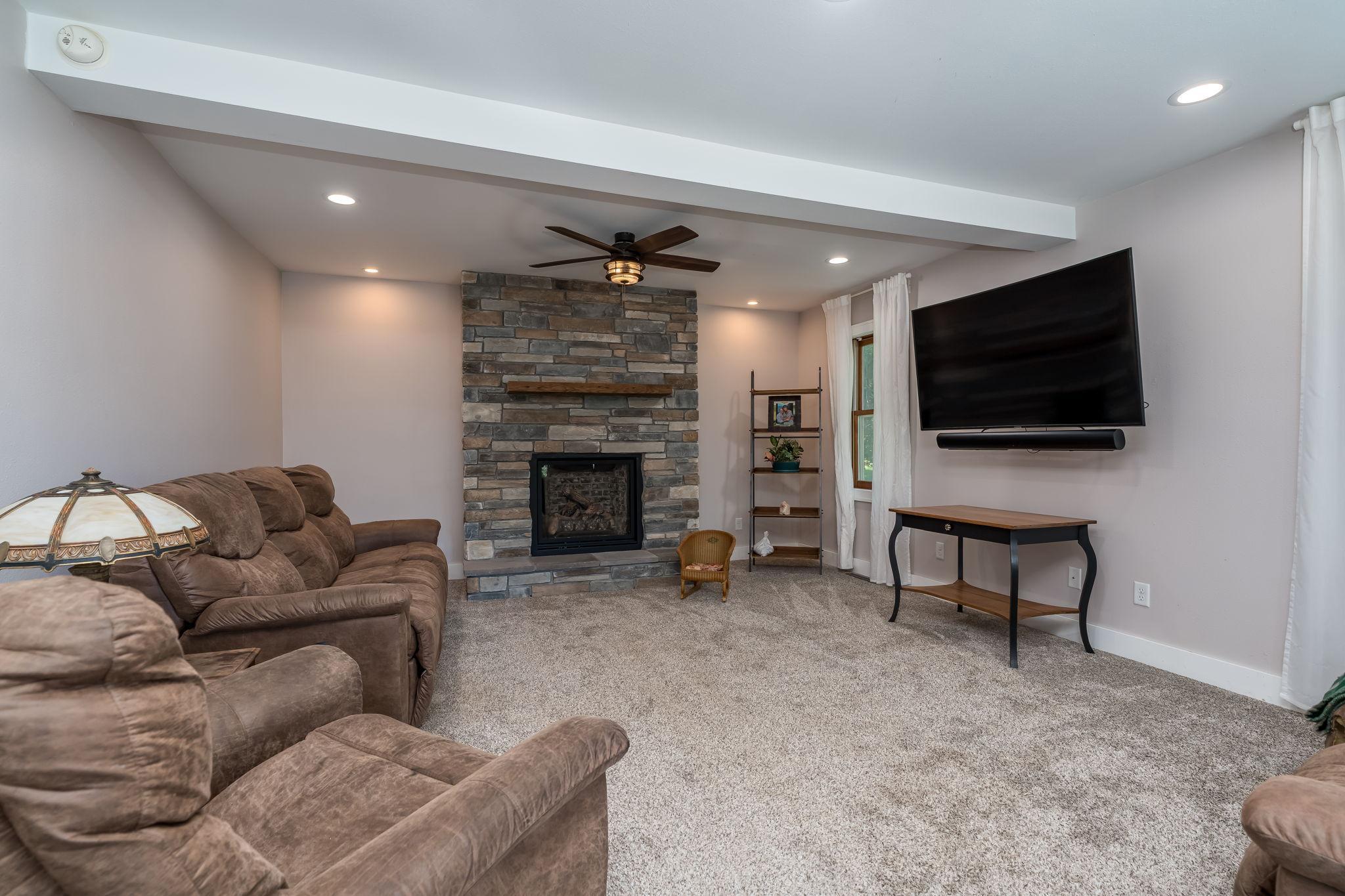 11-web-or-mls-223-joy-ave-sw.jpg