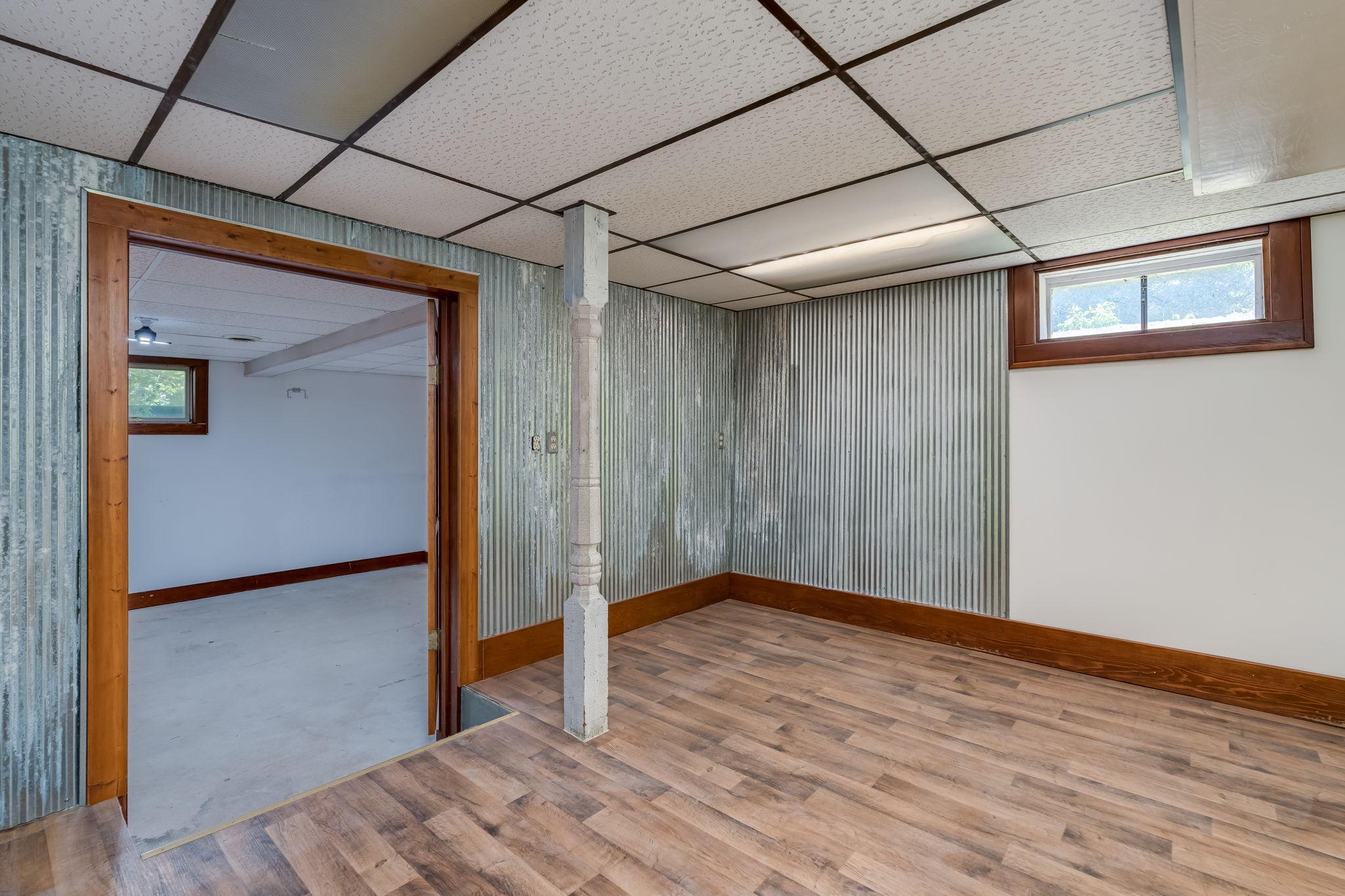 29-web-or-mls-223-joy-ave-sw.jpg