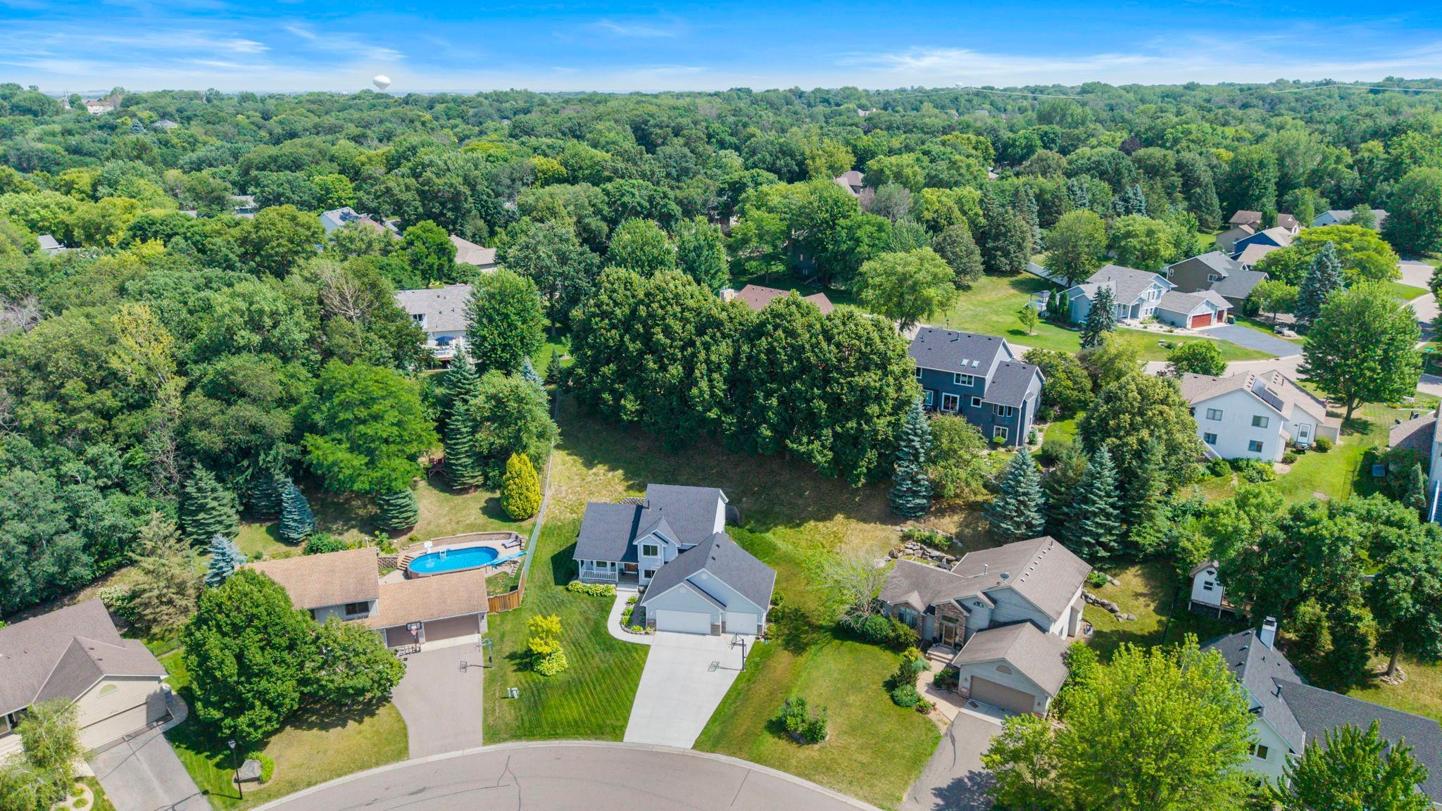 Whether you're commuting to Minneapolis or St. Paul via I-35W, heading into downtown Lakeville, or running errands in Apple Valley or Burnsville, everything you need is just minutes away. The neighborhood is perfect for evening walks or bike rides.