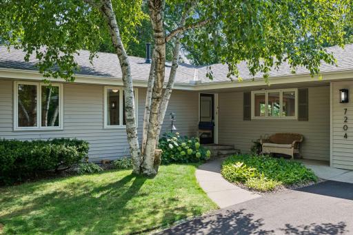7204 Glouchester Drive, Edina, MN 55435