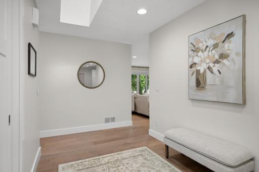 7204 Glouchester Drive, Edina, MN 55435