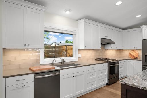 7204 Glouchester Drive, Edina, MN 55435