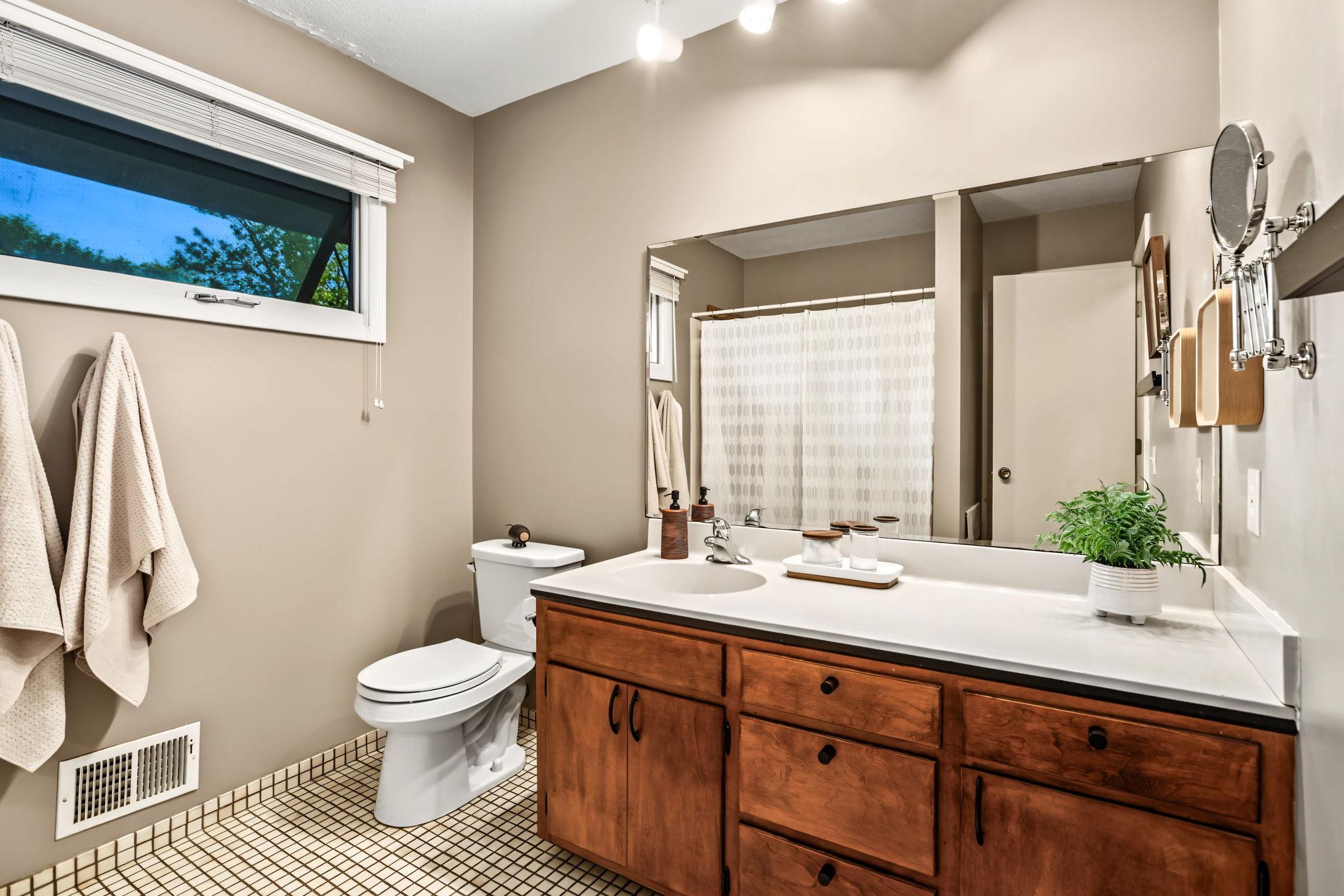Full bathroom on upper level.