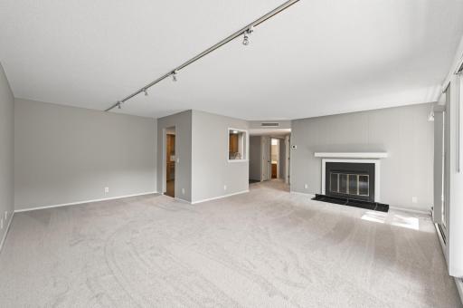3020 Saint Albans Mill Road, 205, Hopkins, MN 55305