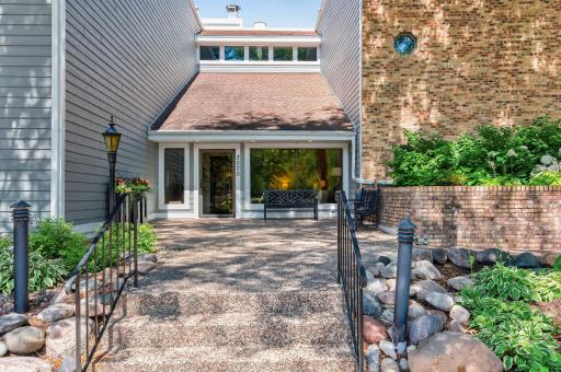 3020 Saint Albans Mill Road, 205, Hopkins, MN 55305