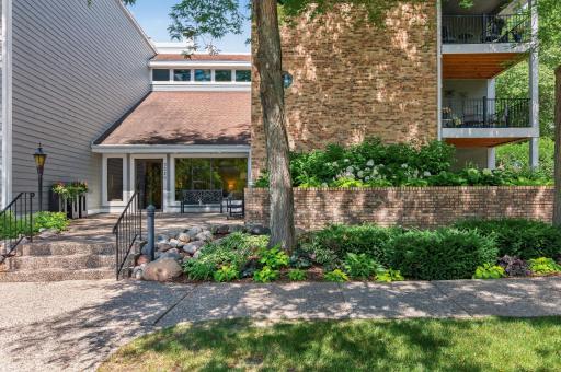 3020 Saint Albans Mill Road, 205, Hopkins, MN 55305