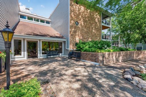 3020 Saint Albans Mill Road, 205, Hopkins, MN 55305