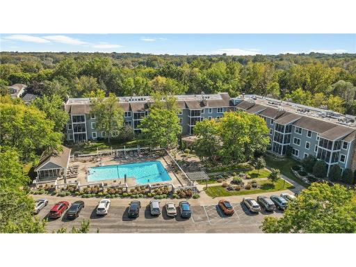 3020 Saint Albans Mill Road, 205, Hopkins, MN 55305
