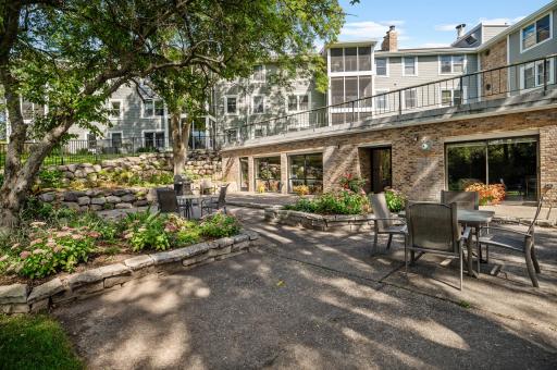 3020 Saint Albans Mill Road, 205, Hopkins, MN 55305