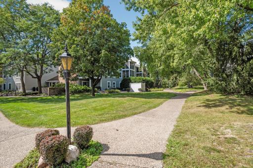 3020 Saint Albans Mill Road, 205, Hopkins, MN 55305