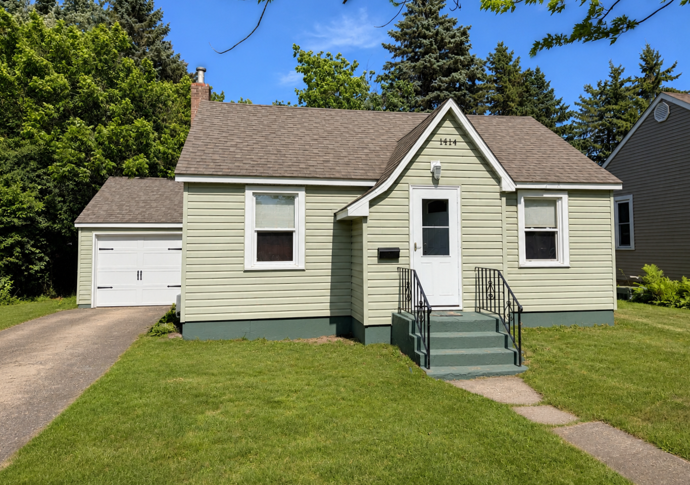 1114 5th Ave NE, Brainerd, MN (virtually edited by removing the shadows & a trailer)