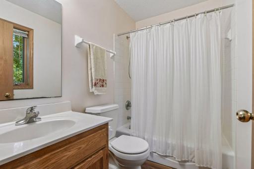 Private bath connecting to main level mother-in-law apartment (Full Bath)