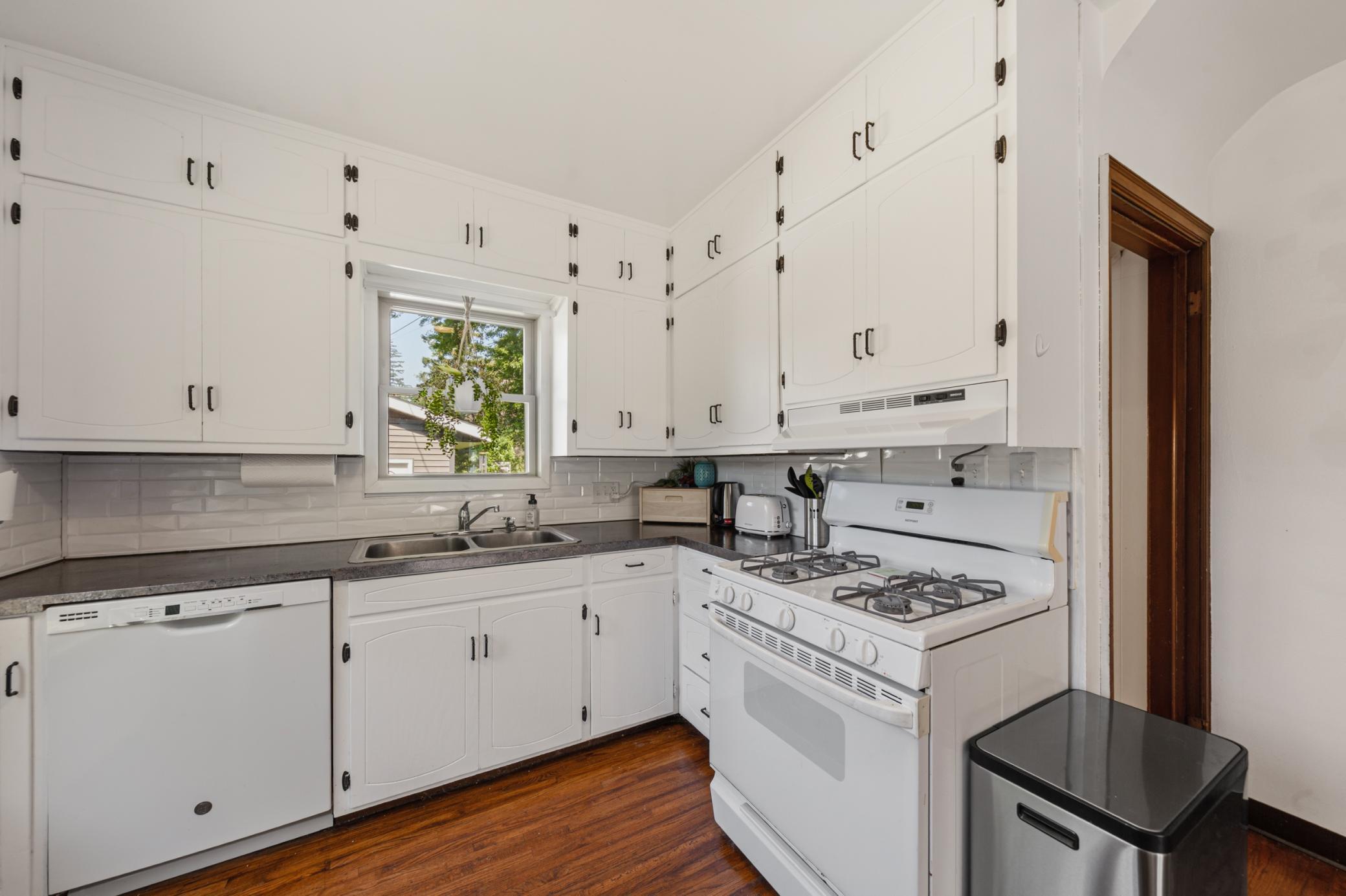 Kitchen 2 1.jpg
