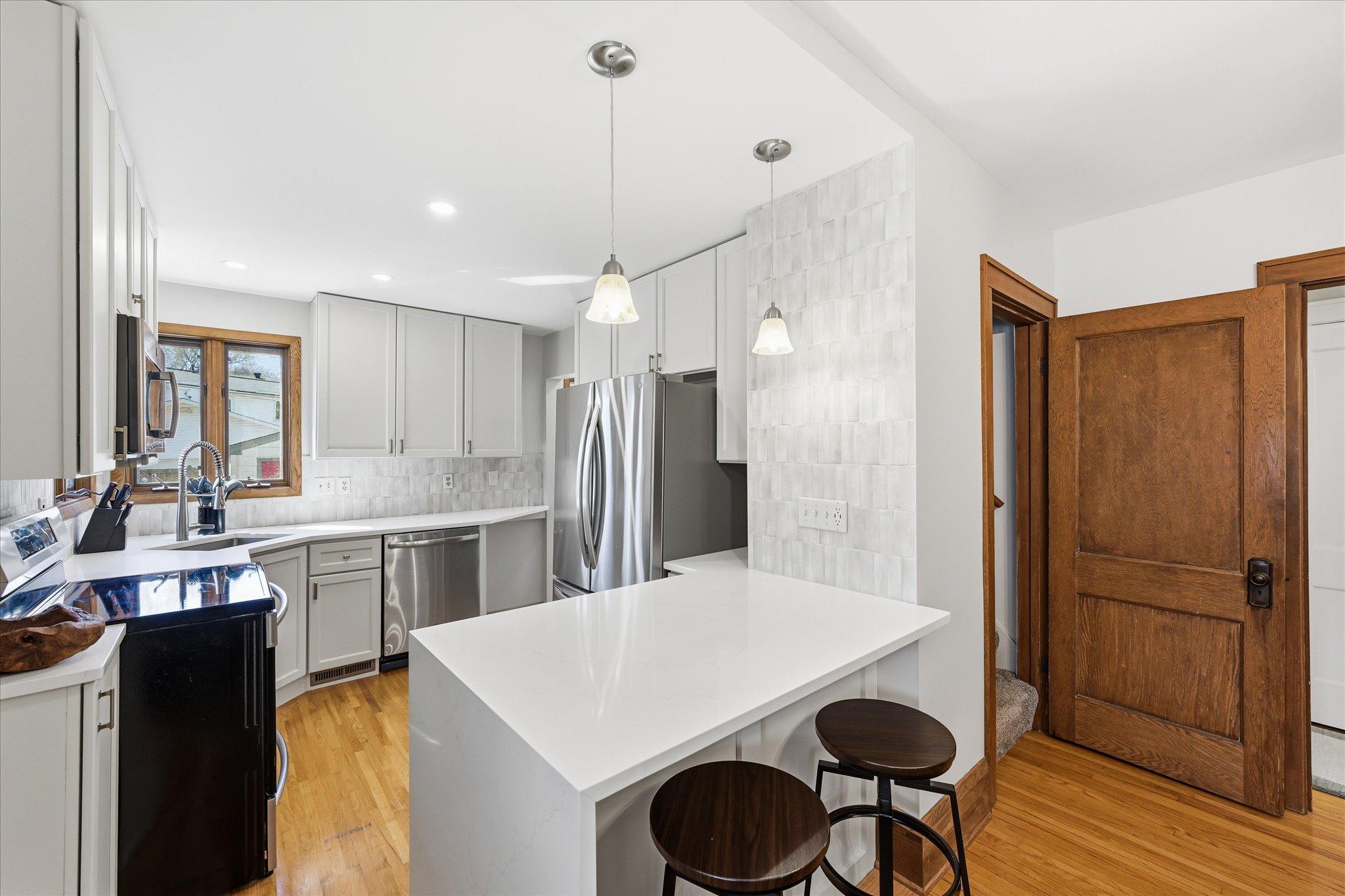 11-2920 Princeton Ave S [2992123]- 011.jpg