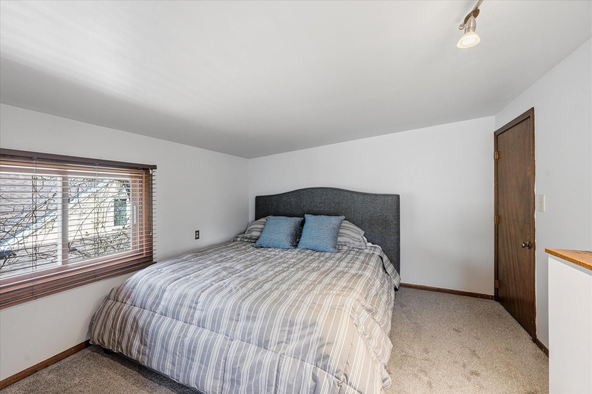 24-2920 Princeton Ave S [2992123]- 024.jpg