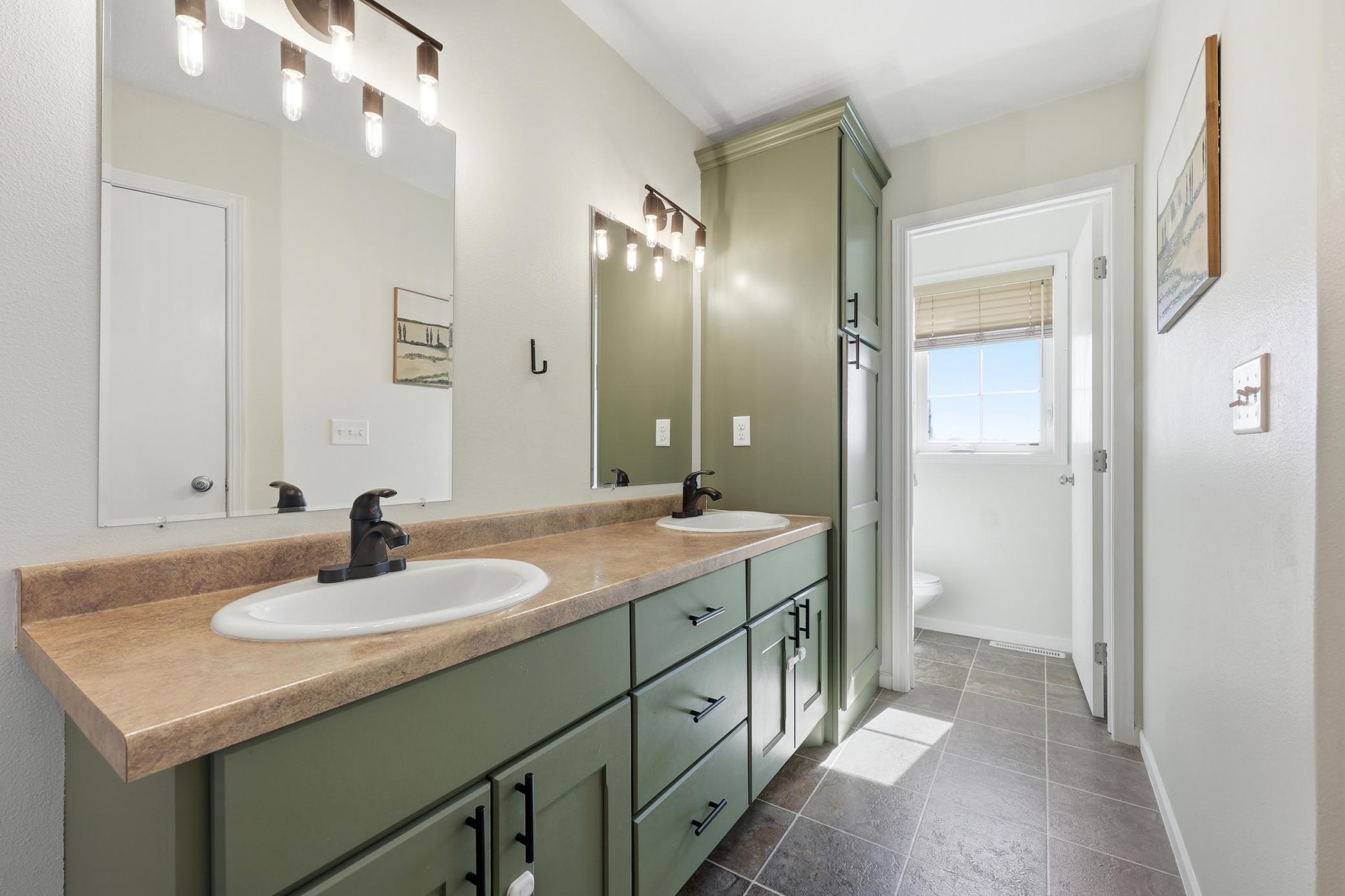 Primary Private Bath