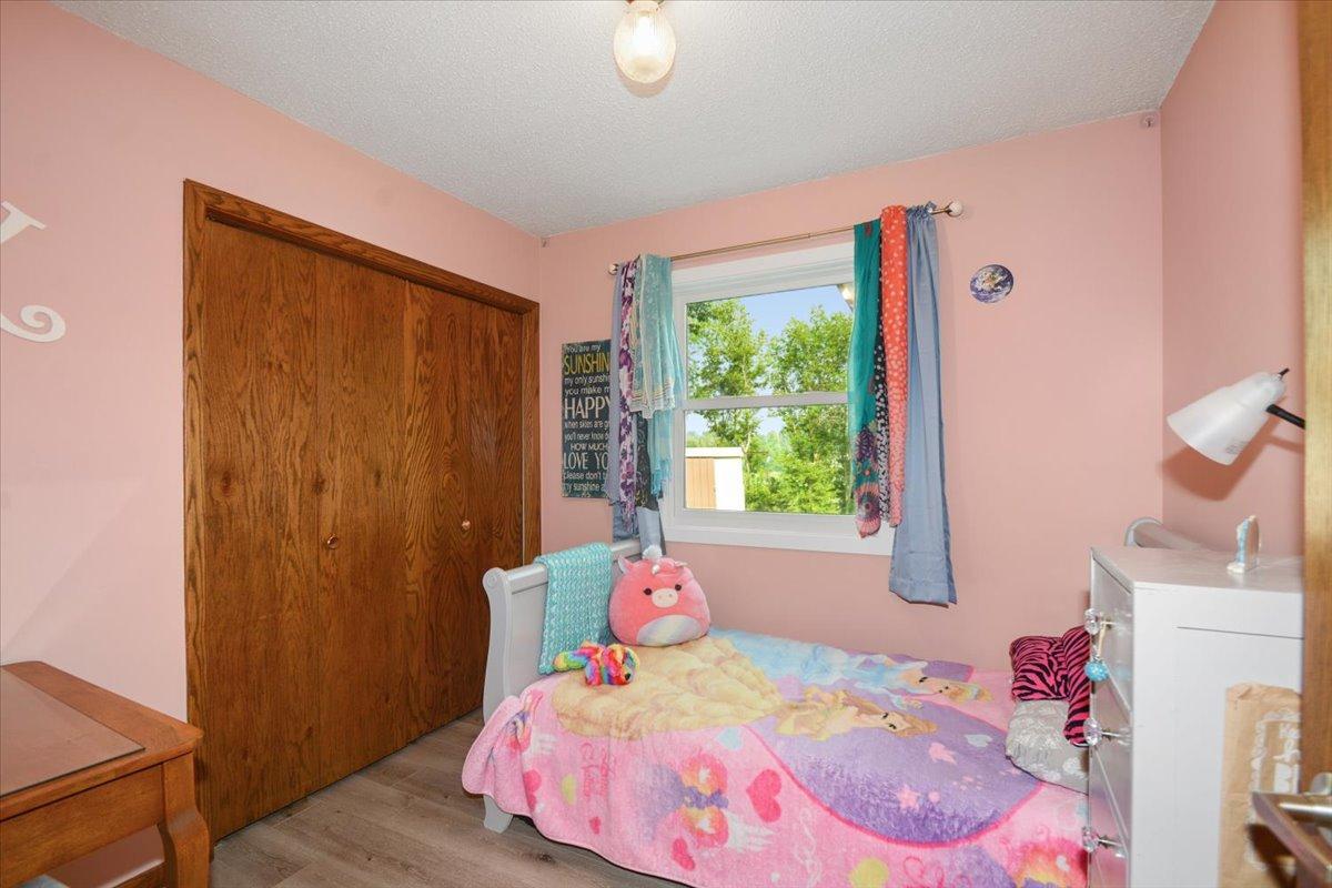 Ample sized bedroom