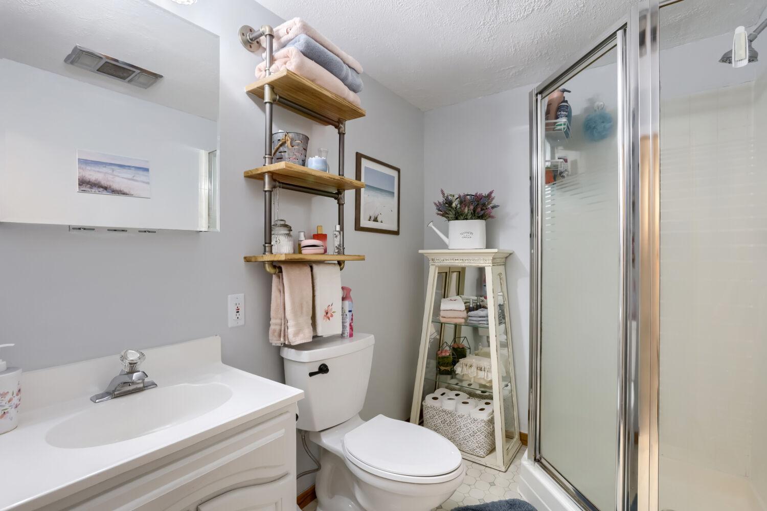 12255 Magnolia St - Web Quality - 023 - 20 Bathroom.jpg