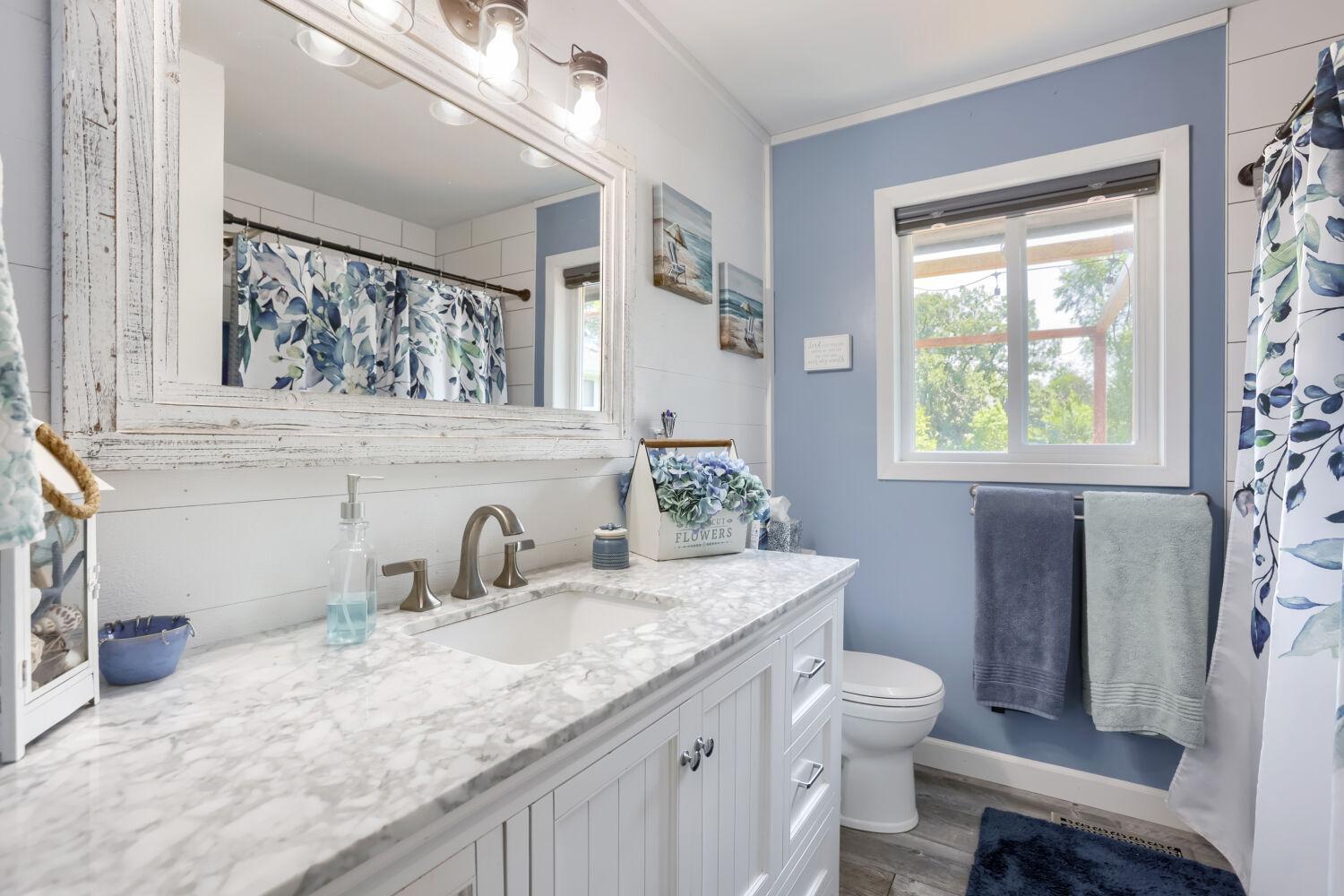 12255 Magnolia St - Web Quality - 020 - 17 Primary Bathroom.jpg