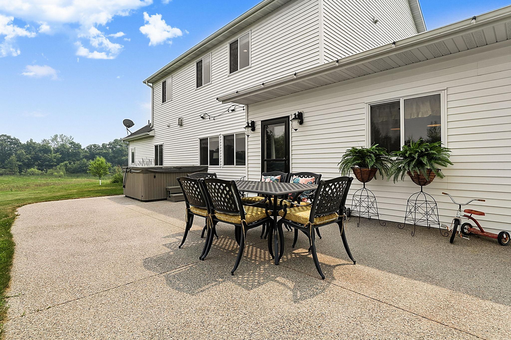 Spacious Patio