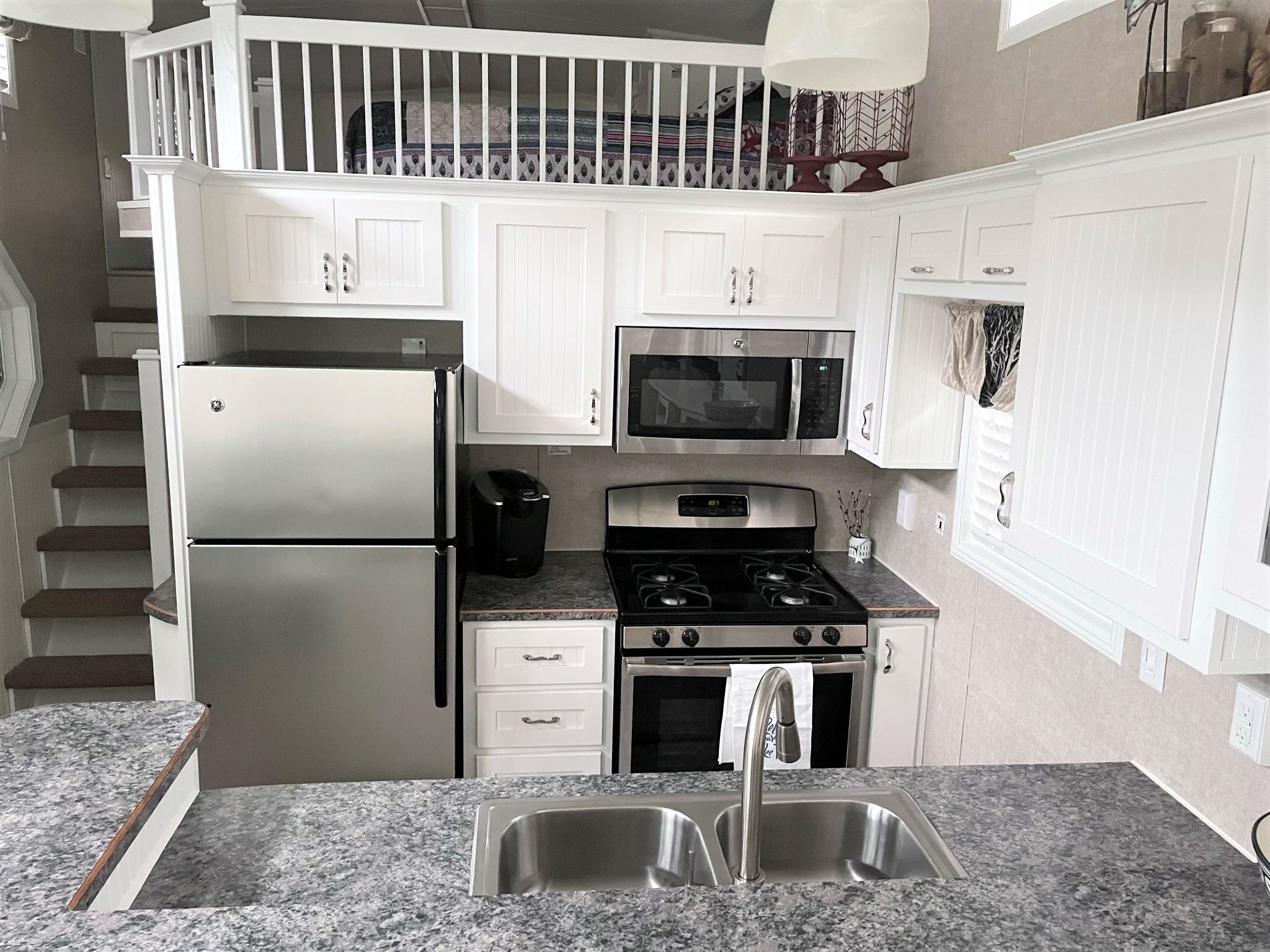 White Kitchen