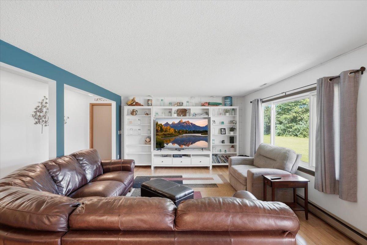 07-Living Room.jpg