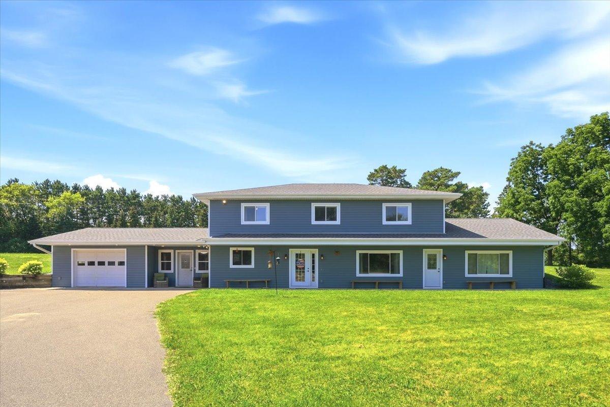 02-Front of Home.jpg
