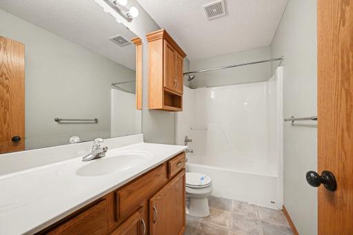 3850 Jamestown Curve, Saint Paul, MN 55129