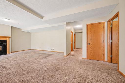 3850 Jamestown Curve, Saint Paul, MN 55129