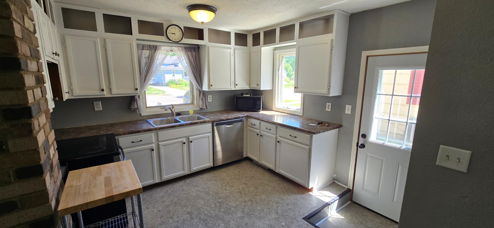 Kitchen.b.jpg