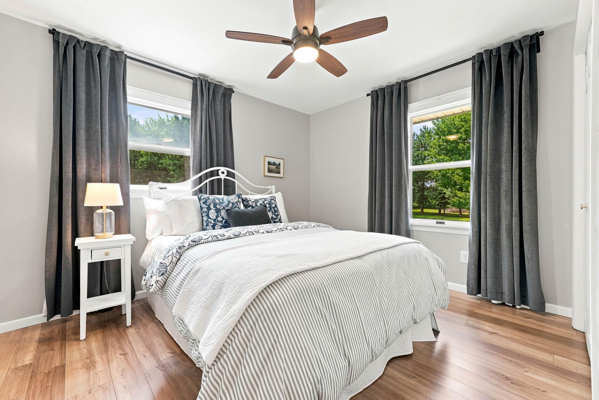 2nd mainfloor bedroom