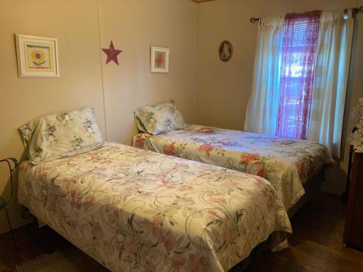 Bed2.jpg