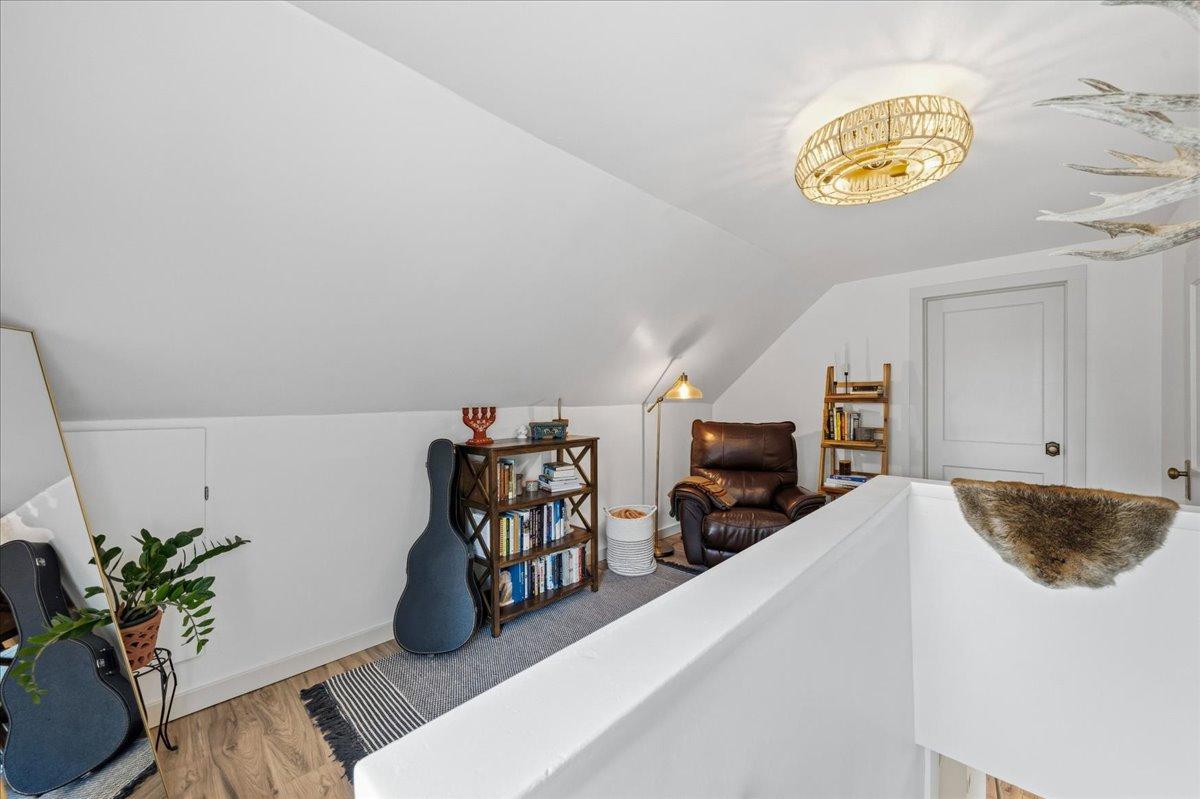 Upper Level Den/Flex Space