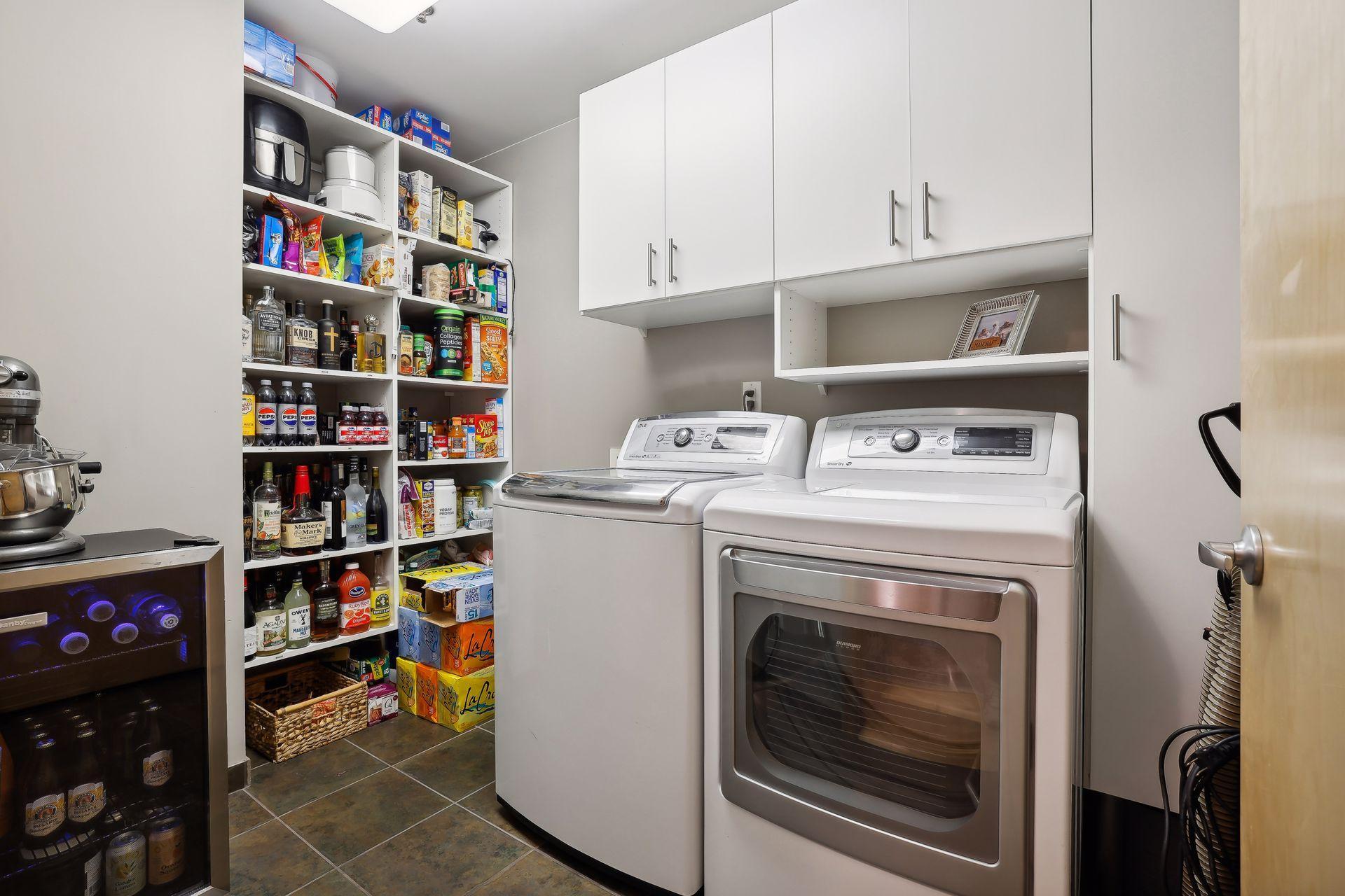 Laundry/ walk-in pantry
