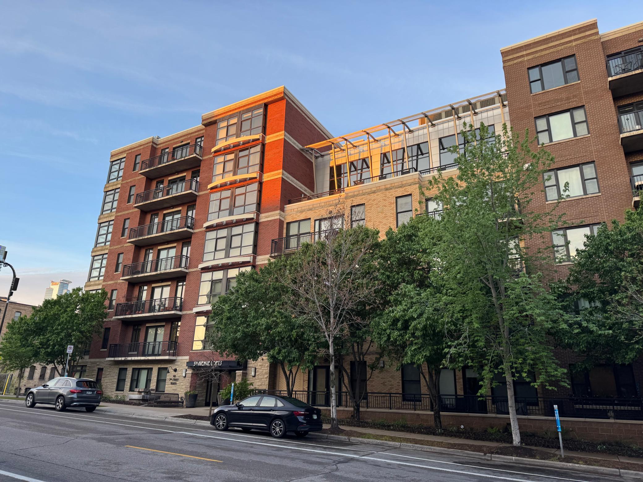 Updated and Renovated North Loop loft!