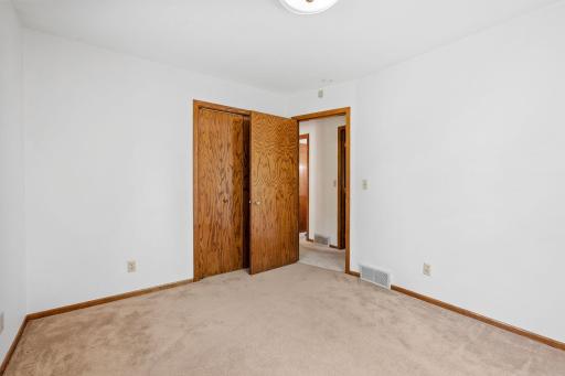 32-web-or-mls-229 8th Ave SE-32.jpg