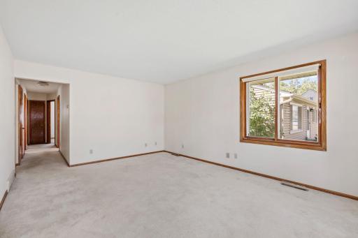 17-web-or-mls-229 8th Ave SE-17.jpg