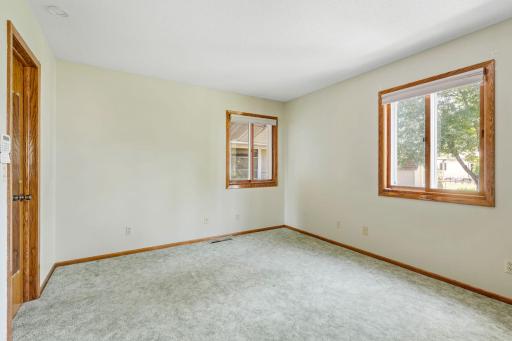 33-web-or-mls-229 8th Ave SE-33.jpg