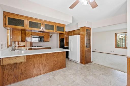 22-web-or-mls-229 8th Ave SE-22.jpg
