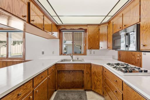 26-web-or-mls-229 8th Ave SE-26.jpg