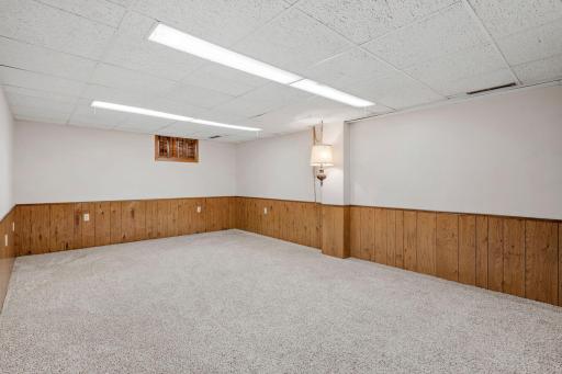 41-web-or-mls-229 8th Ave SE-41.jpg