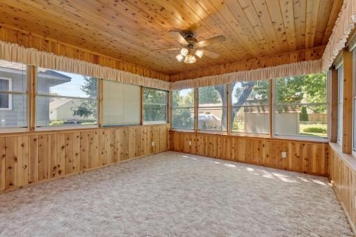 13-web-or-mls-229 8th Ave SE-13.jpg