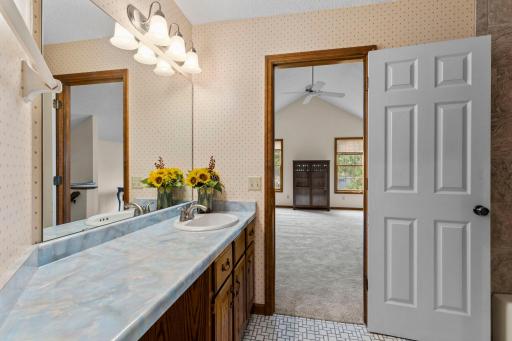 Second Bedroom En-Suite Full Bath