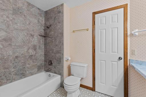 Upper Level Full Bath