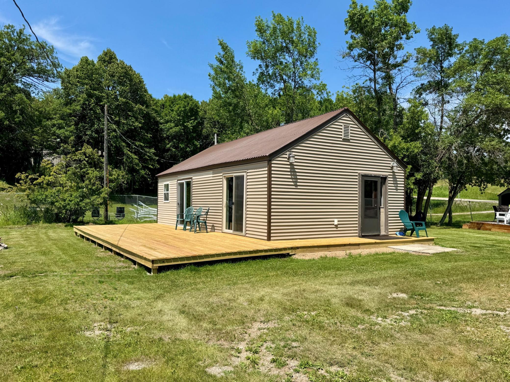 4-Newly updated cabin with large deck (2).jpg