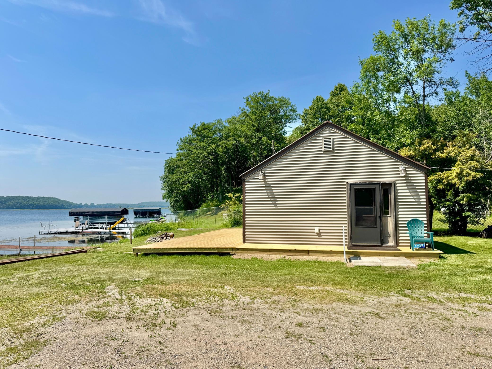 4-Newly updated cabin with large deck (1).jpg